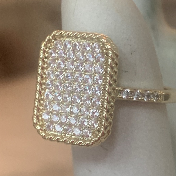 NEW Elegant HIGH END 18k Plated Gold and FAUX Diamonds Ring Size 7.5 (#5) GIFT - Picture 9 of 10